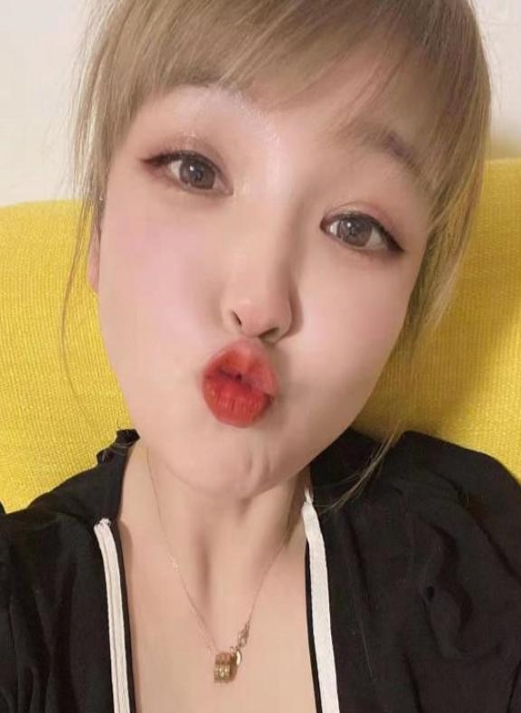 肉嘟嘟小少妇玫瑰 1