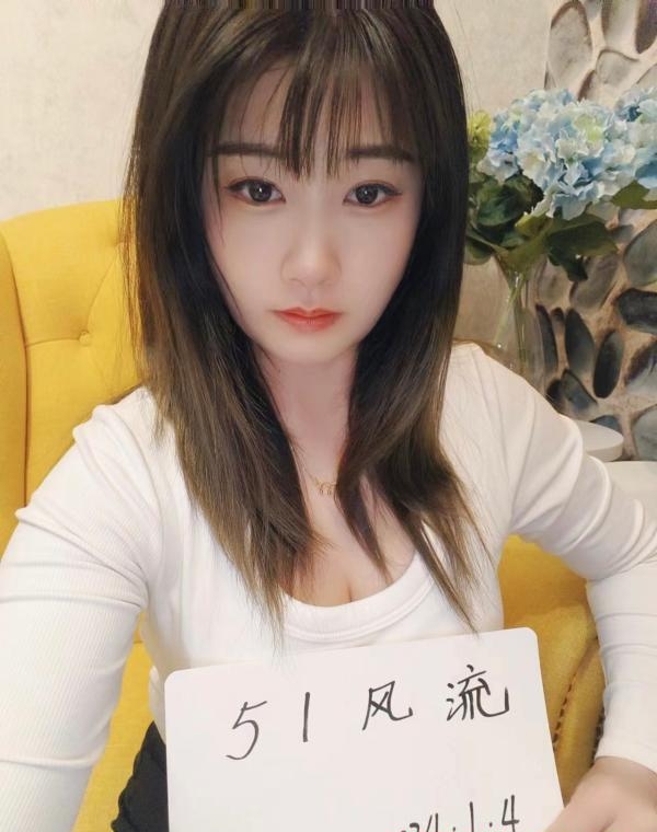 沙坪坝丰满白嫩御姐 1