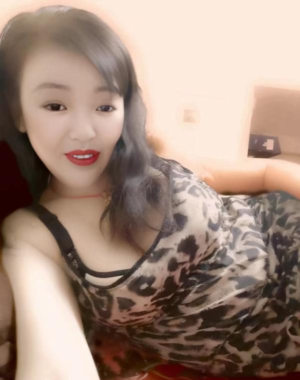 大胸妹子 2
