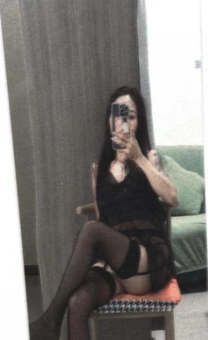  纤细身材的小妹 1