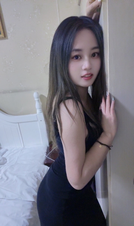 一个舌吻主动得小姐姐 1