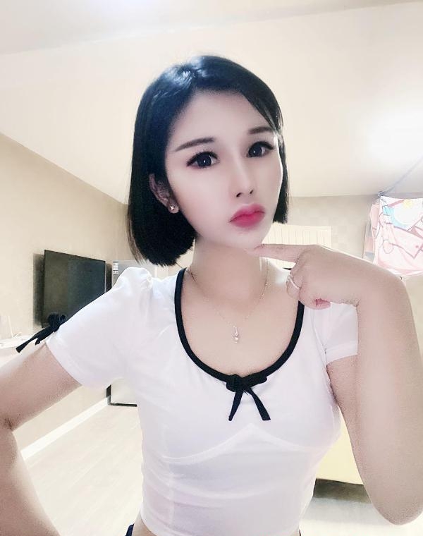 短发痴女淡墨 1