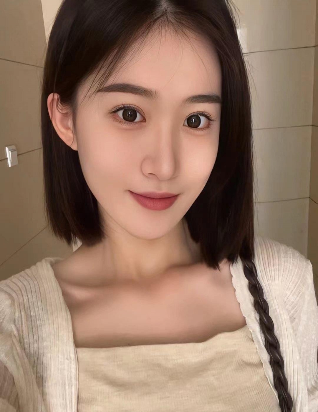 00后性感嫩妹逼嫩刚下海 2