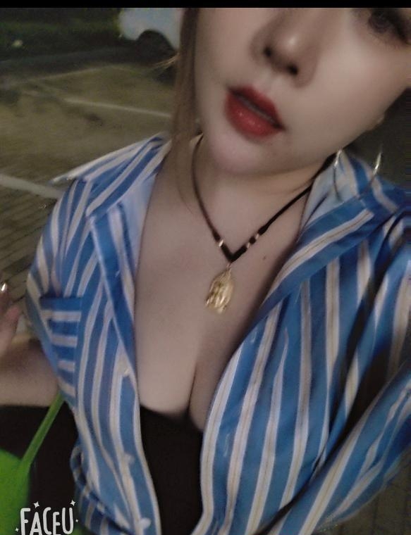 丰乳肥臀妞妞 2