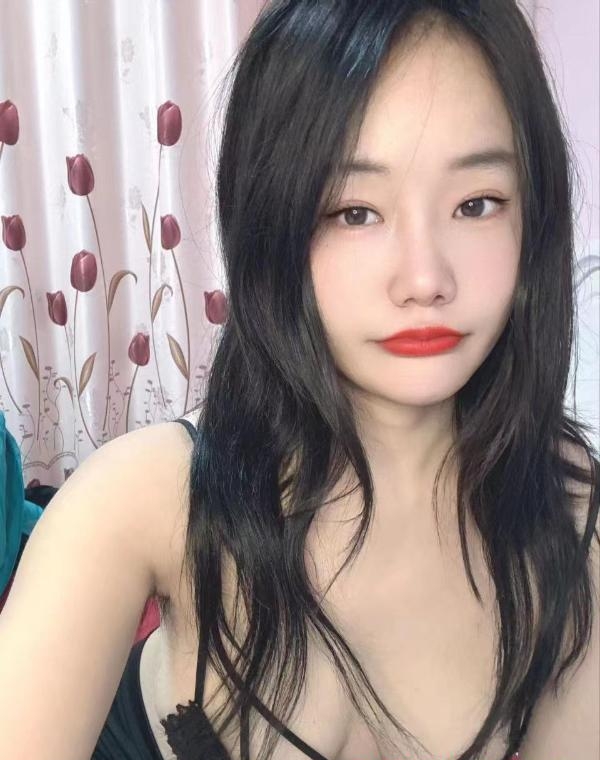 会深喉的甜甜 3