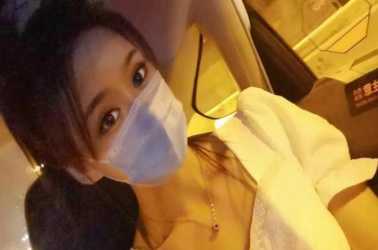  津南渌水道长腿妹妹 1