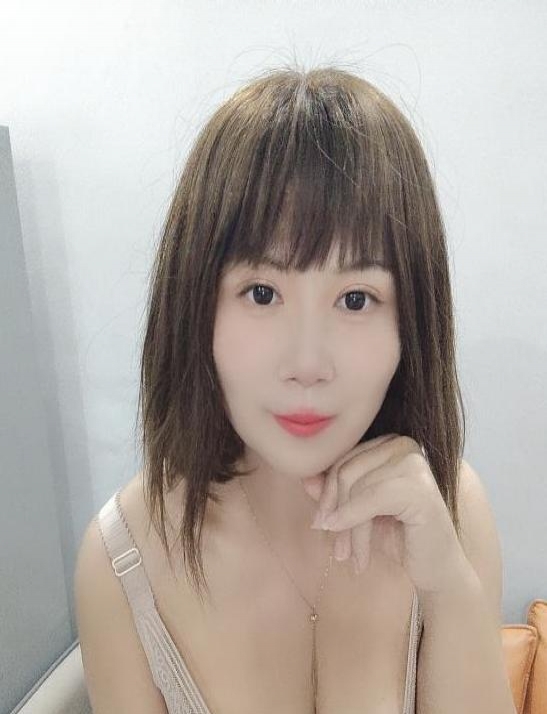  洪山大奶骚女糖糖 1