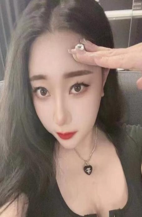  D奶喷水骚女西西 1