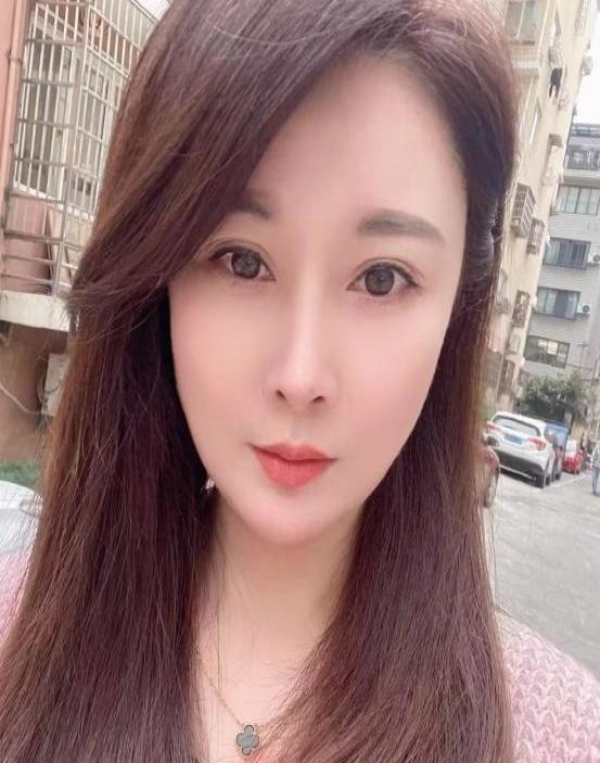  御姐型少妇 1
