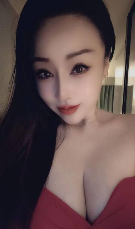 御姐范胸大妹子 1