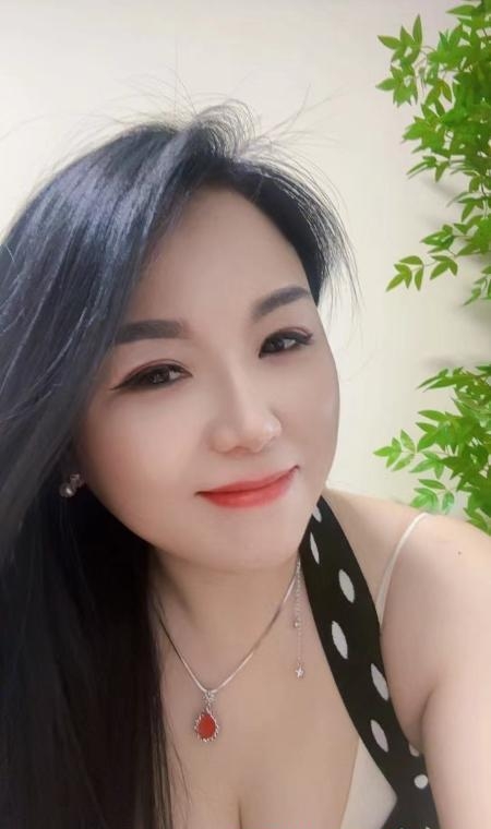 长腿黑丝小骚妇 1