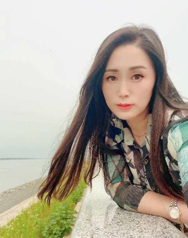洪山苗条高挑少妇 1