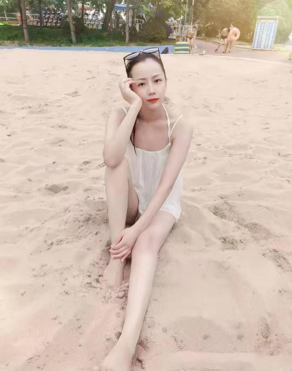东城肤白主动妹子 1