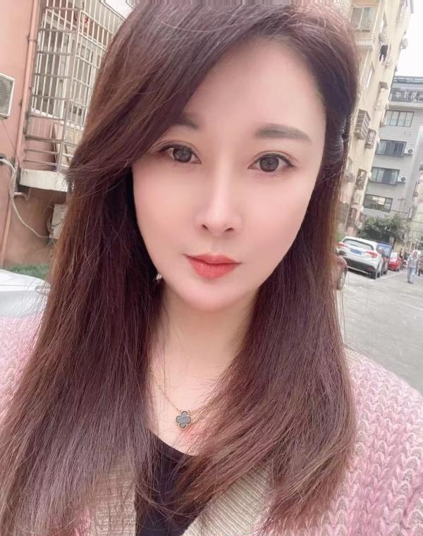 御姐型少妇 1