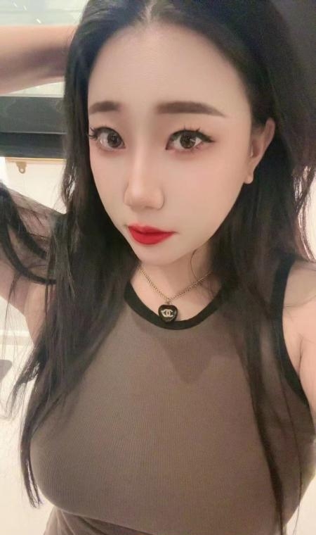 D奶喷水骚女西西 2