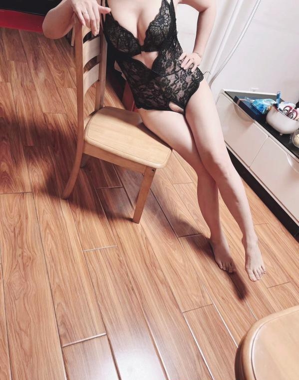 南新园腿精人妻思思 1