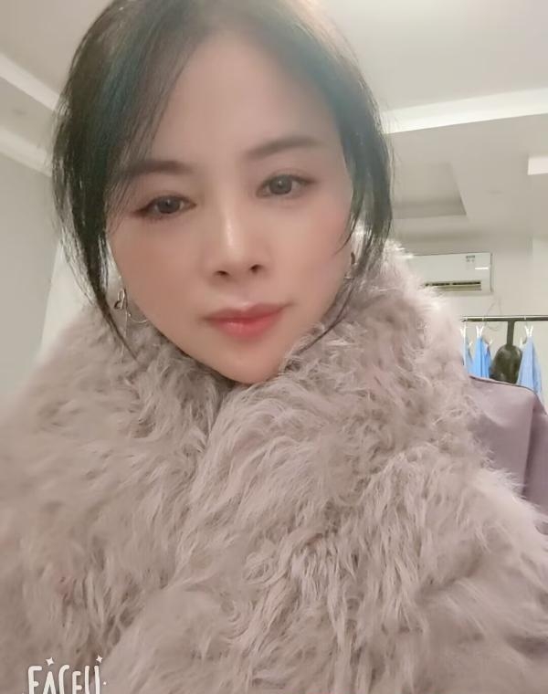 洪山广场小嫂子 1