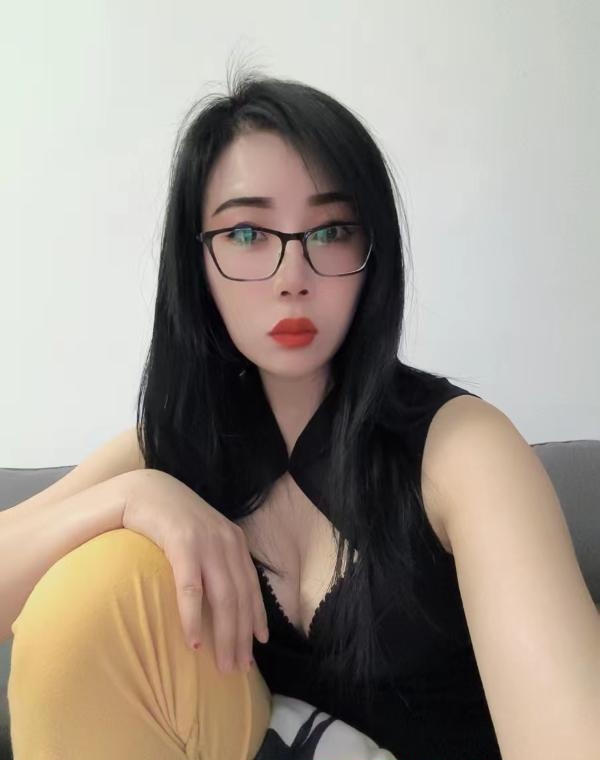 宝通寺眼镜少妇米儿 1