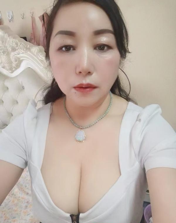 沙区丰满熟女 2