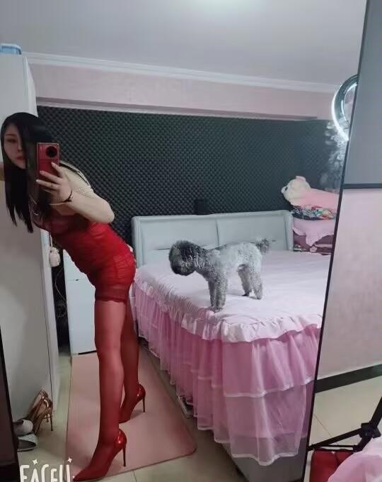 双桥潮喷S臀臀人妻 4