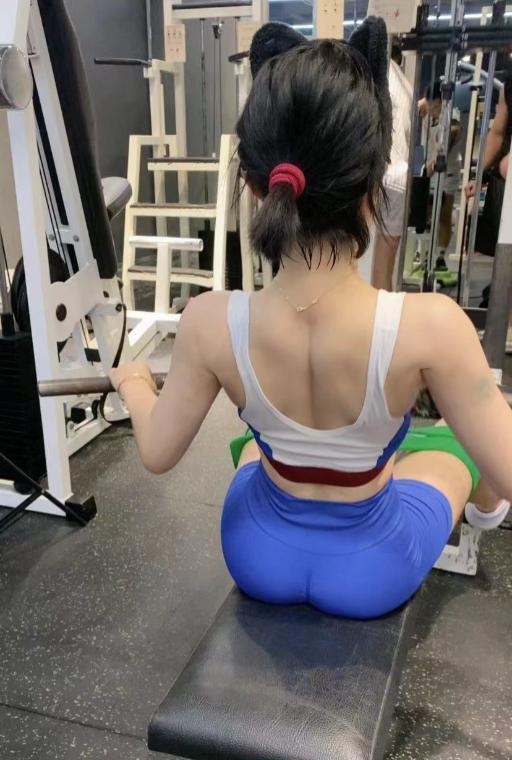 翘臀女神 1