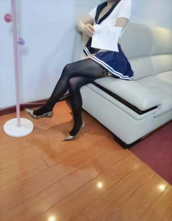 南坪万达特骚少妇珊珊 1