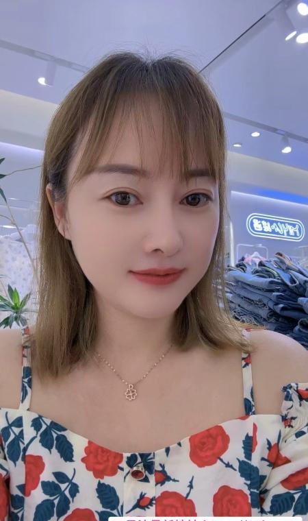 武汉大胸妹 1