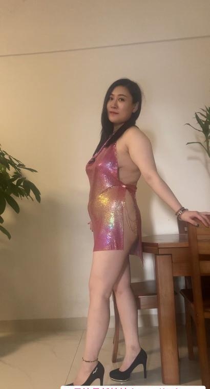 白云健身巨乳少妇 1