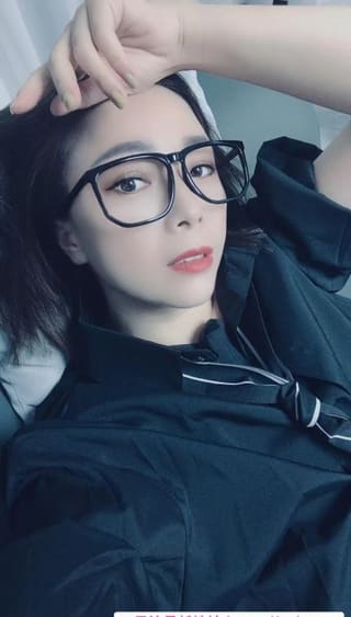 轻熟眼镜姐姐