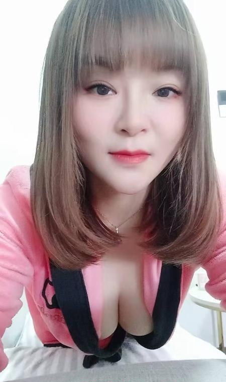 风骚大奶气质姐姐 2