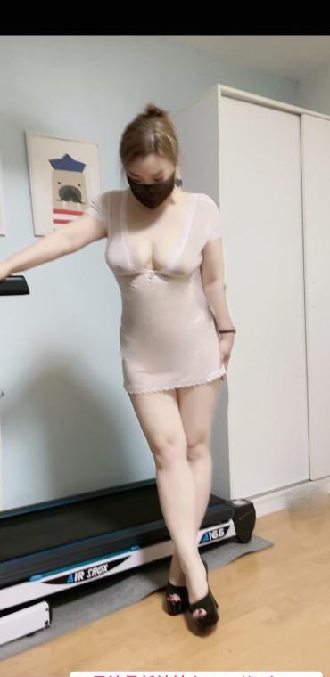 大奶潮喷妹春节在京 2