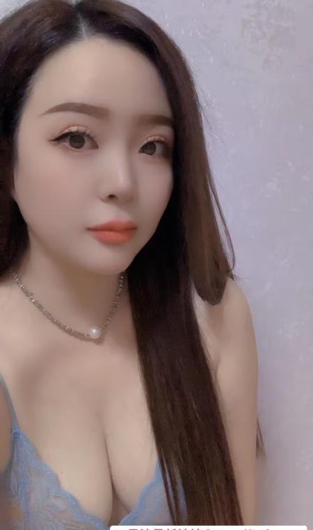 D波网红脸情趣少妇 2