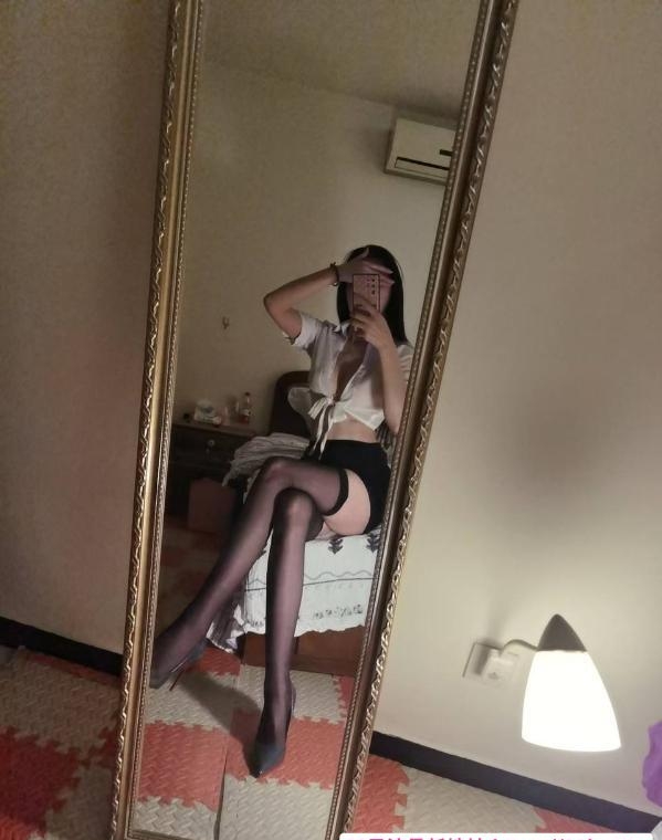 服务系贴心长腿老师 2