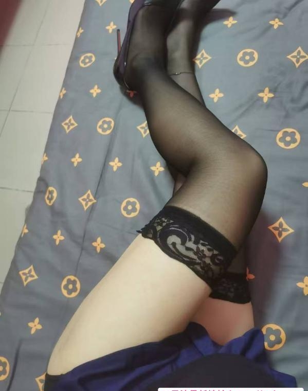 泻火苗条熟女 2