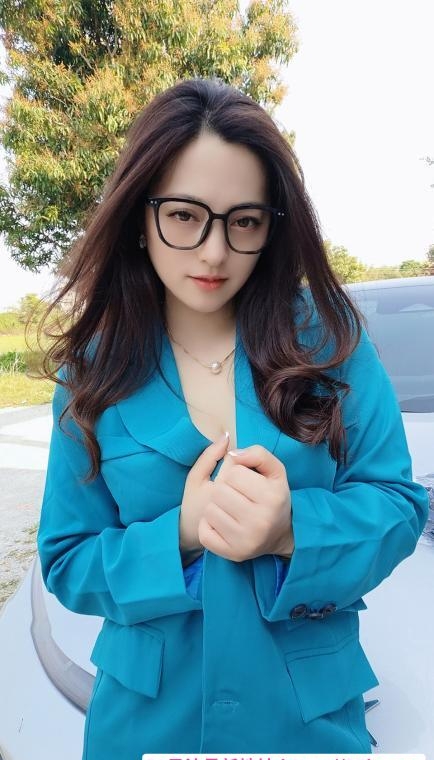 越秀眼镜轻熟妇 2