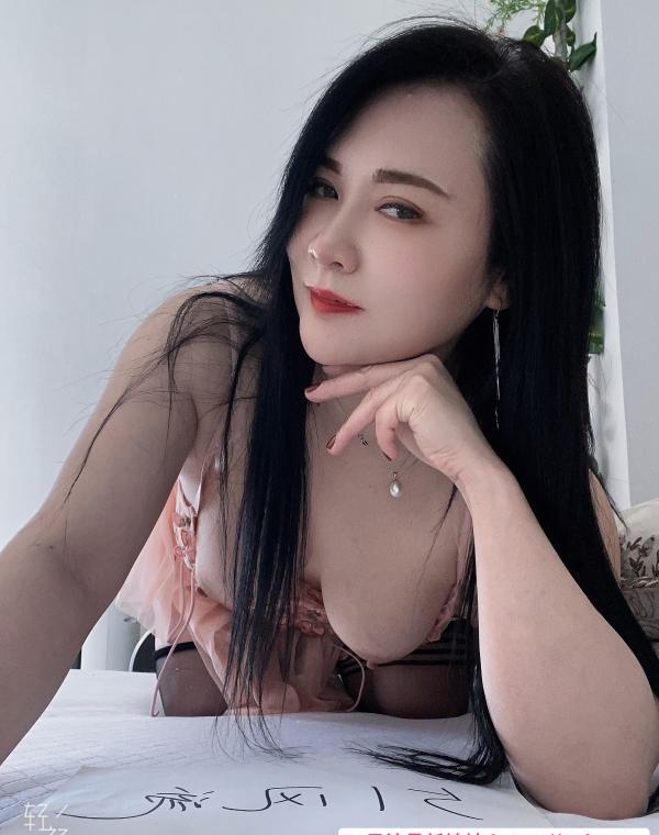 风骚美女会喷水 3