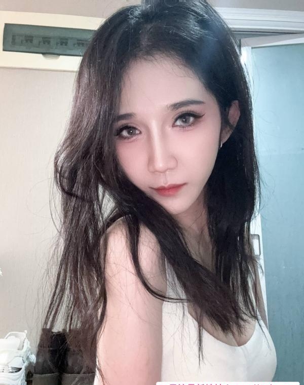 大胸美女 4