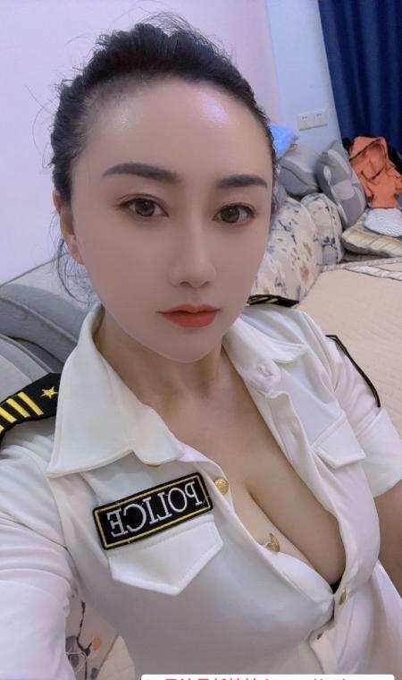 黄泥磅风情少妇 4