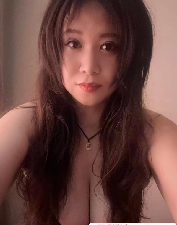津南微胖水多熟妇 1