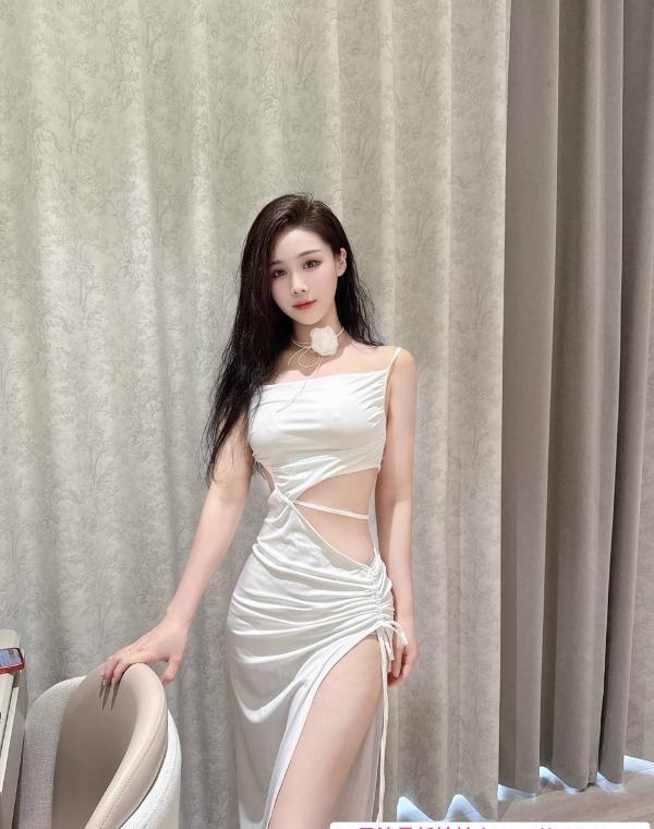 前凸后翘颜值萱萱 1