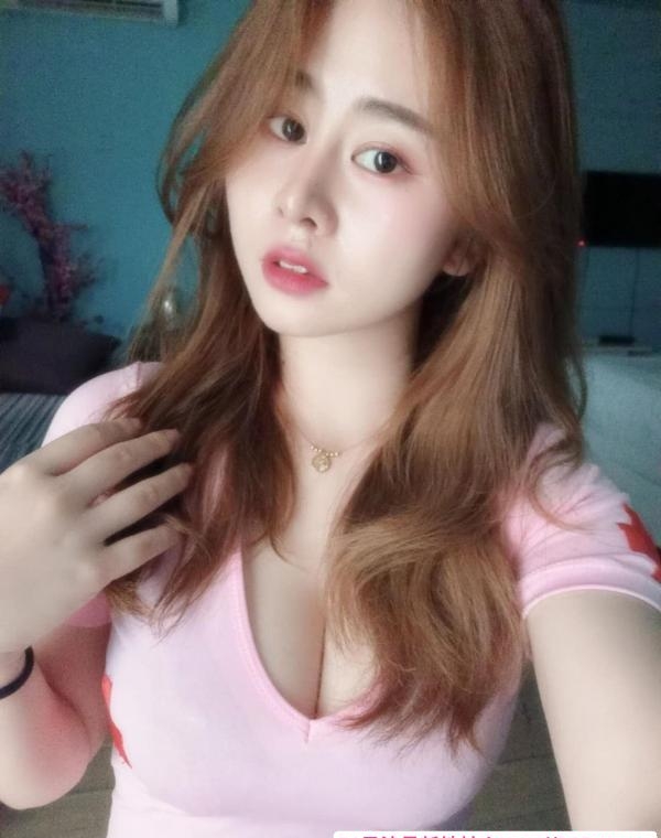 清纯颜值大奶月月 1