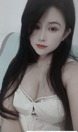 清纯大胸小菲