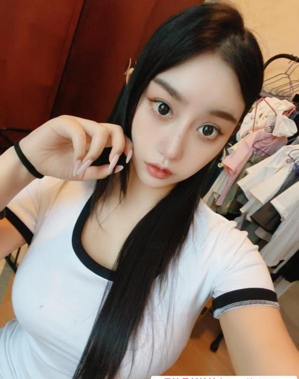 南开奥城大胸恋人妹妹 1