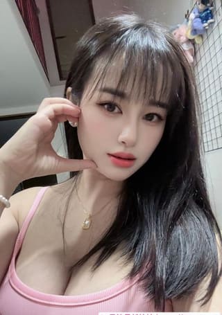 龙岗巨乳气质美女