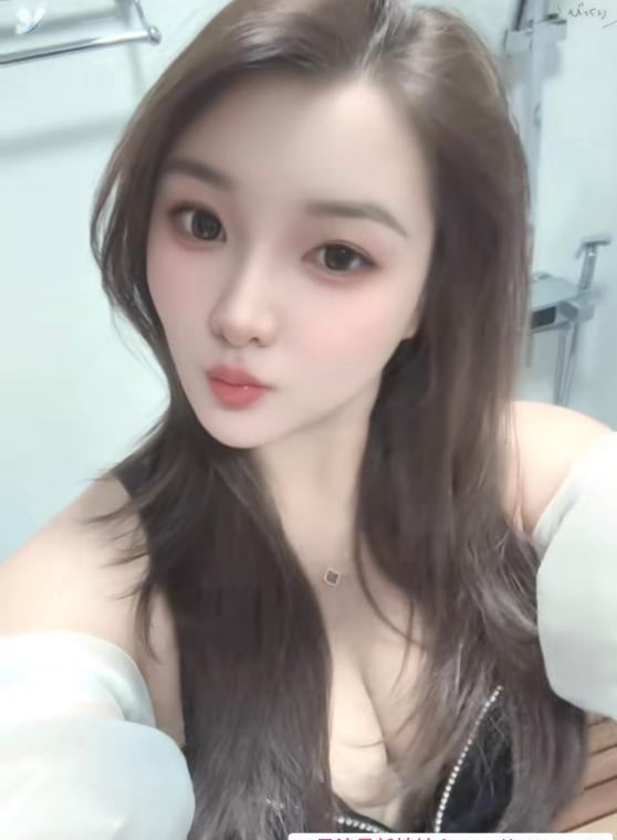 长宁桃子美甲师 1