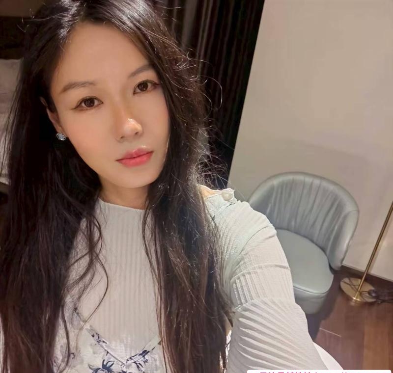光谷步行街媚老师 1
