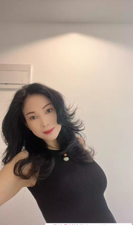 观音桥丰满少妇有舔脚 2