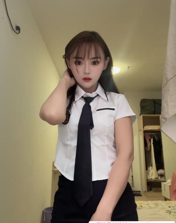 白云嫩妹婷婷 2