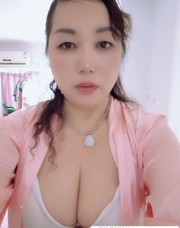 特大胸泻火少妇 2