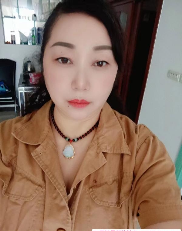 特大胸泻火少妇 3